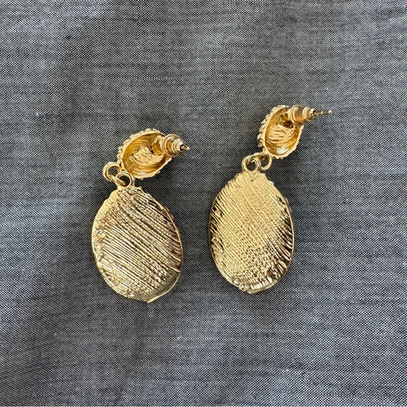 Floral Pattern Gold Earrings Style 2 - Picture 4 of 5